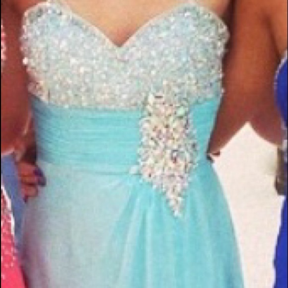 Prom dress - Picture 3 of 3